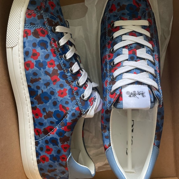 BLACK FRIDAY Mens coach shoes. 8.5 blue & red. BRAND NEW. - Picture 2 of 4